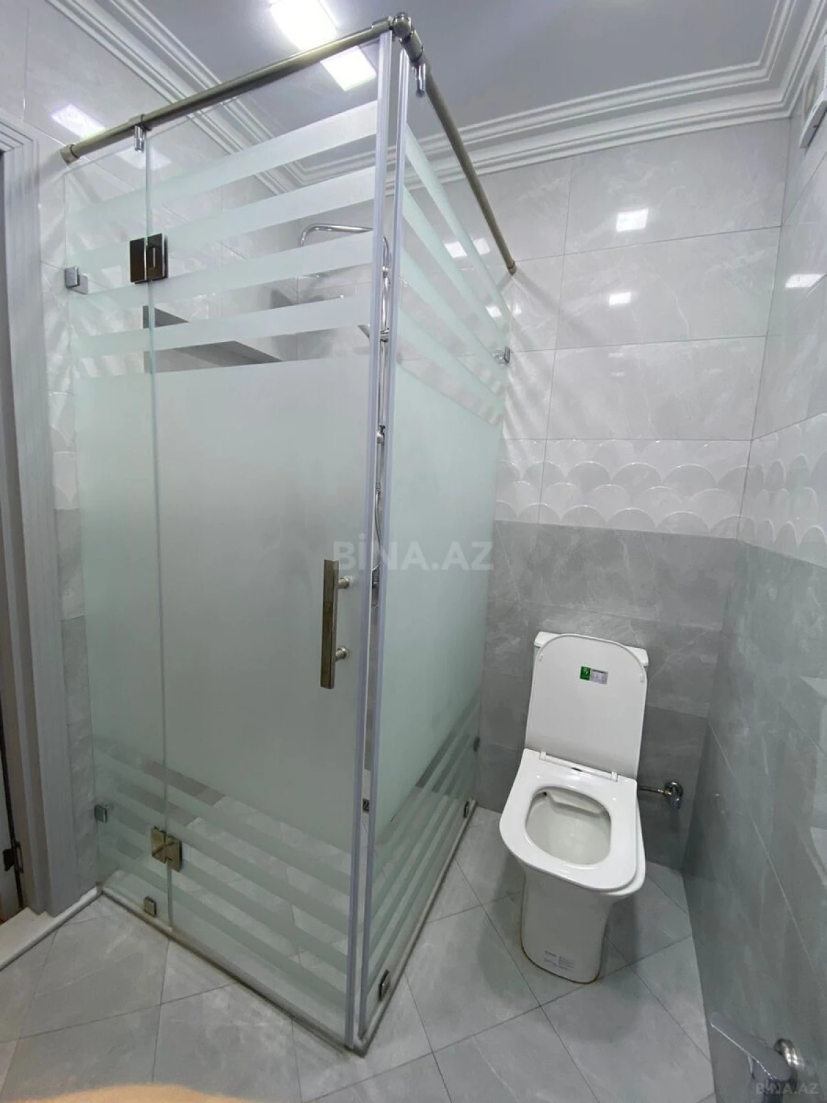 Kirayə verilir 3 otaqlı mənzil 145 m²