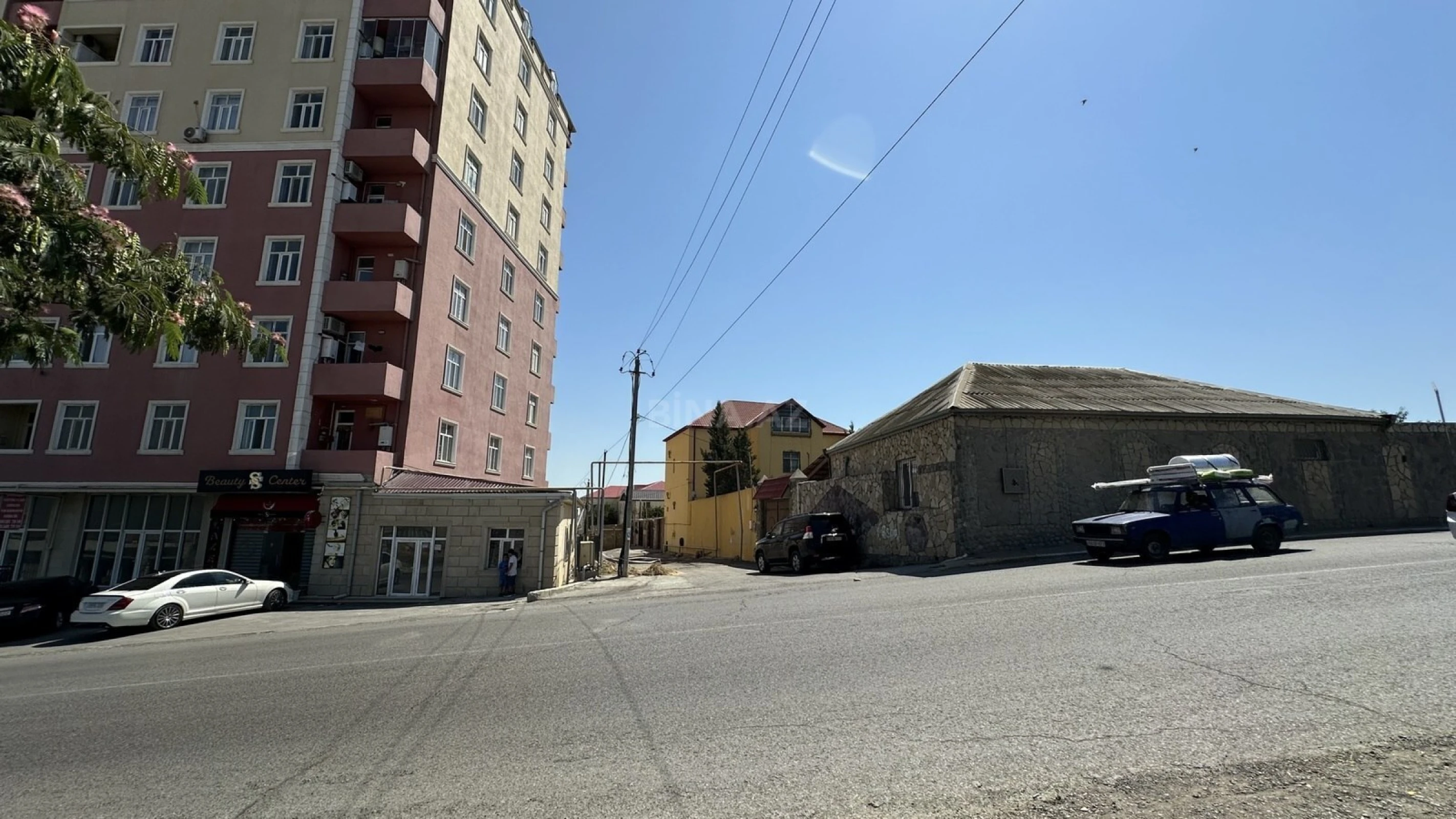 Satılır obyekt 200 m²