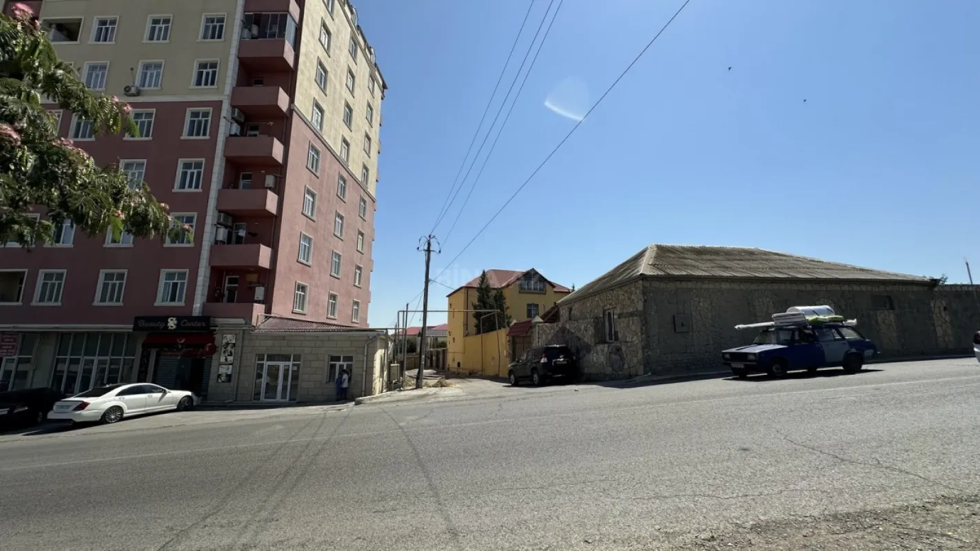 Satılır obyekt 200 m²