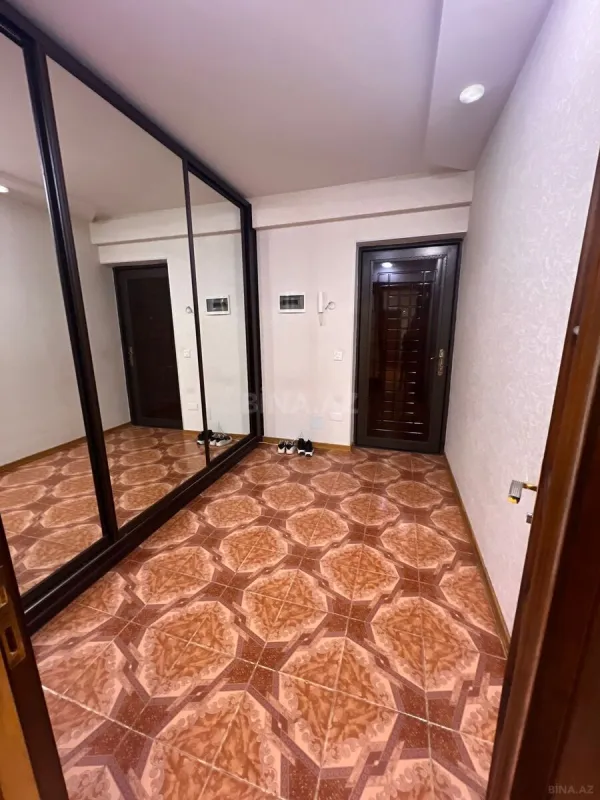 Kirayə verilir 3 otaqlı mənzil 132 m²