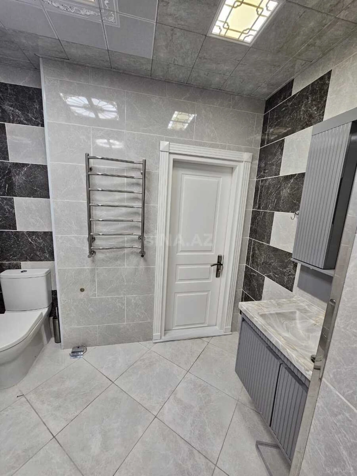 Satılır 2 otaqlı mənzil 100 m²