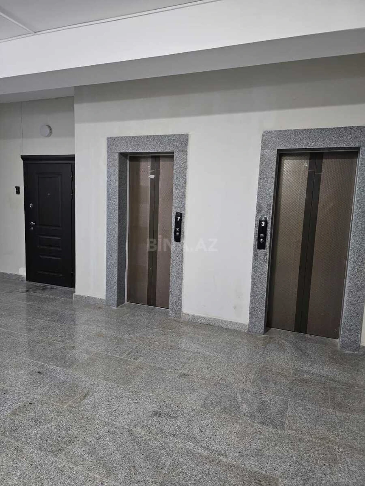Satılır 2 otaqlı mənzil 100 m²