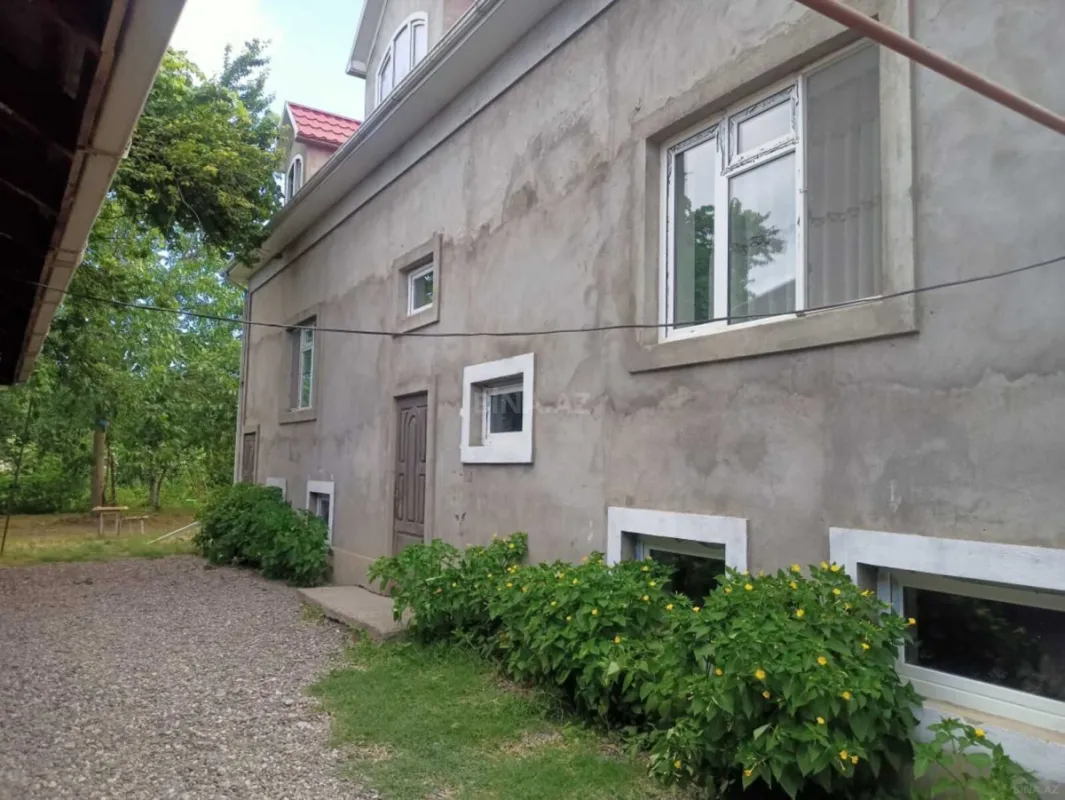 Satılır 4 otaqlı həyət evi 360 m²