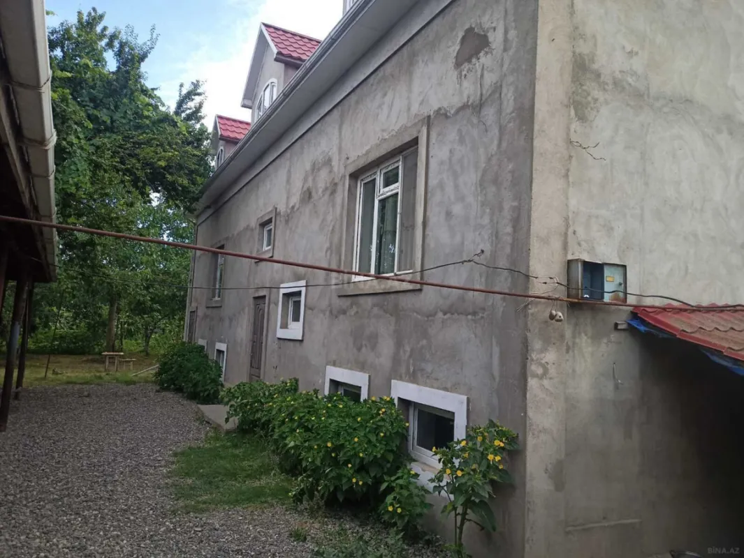 Satılır 4 otaqlı həyət evi 360 m²