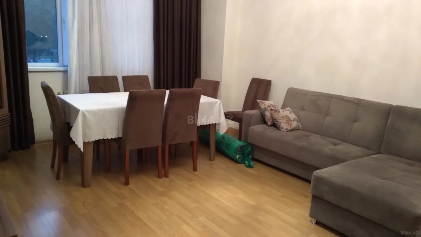 Kirayə verilir 2 otaqlı mənzil 80 m²