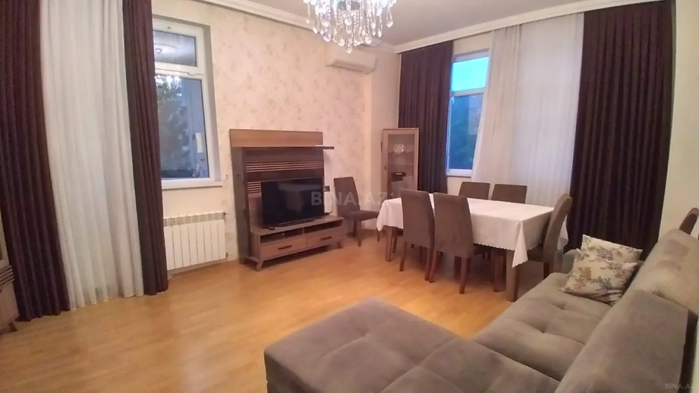 Kirayə verilir 2 otaqlı mənzil 80 m²