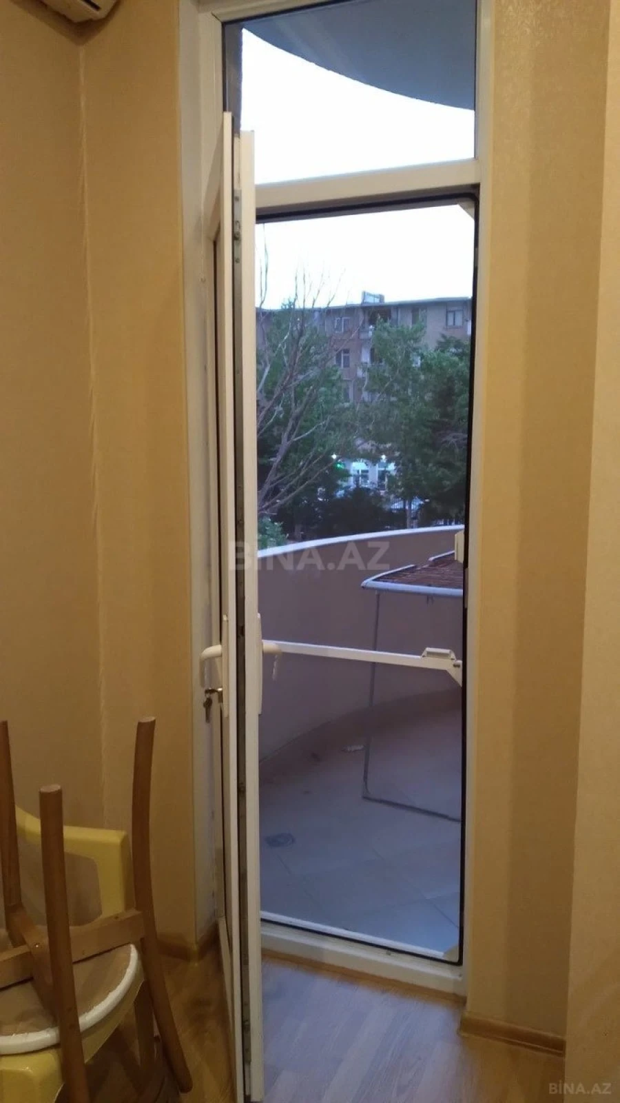 Kirayə verilir 2 otaqlı mənzil 80 m²