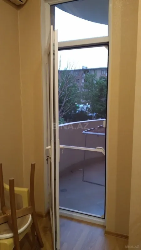 Kirayə verilir 2 otaqlı mənzil 80 m²