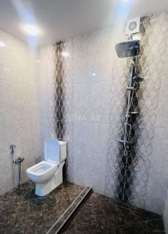 Satılır 3 otaqlı mənzil 121 m²