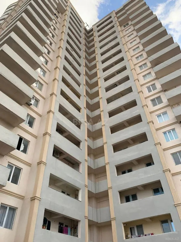 Satılır 3 otaqlı mənzil 121 m²
