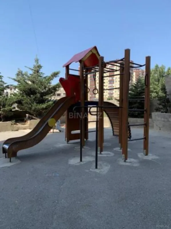 Satılır 3 otaqlı mənzil 121 m²