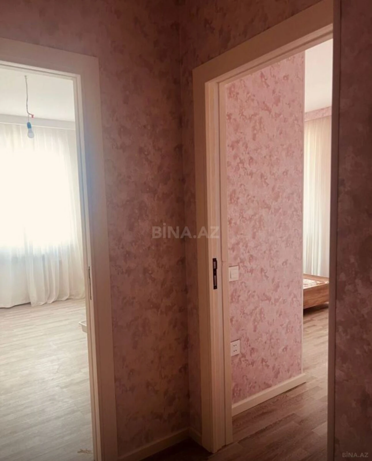 Satılır 3 otaqlı mənzil 121 m²