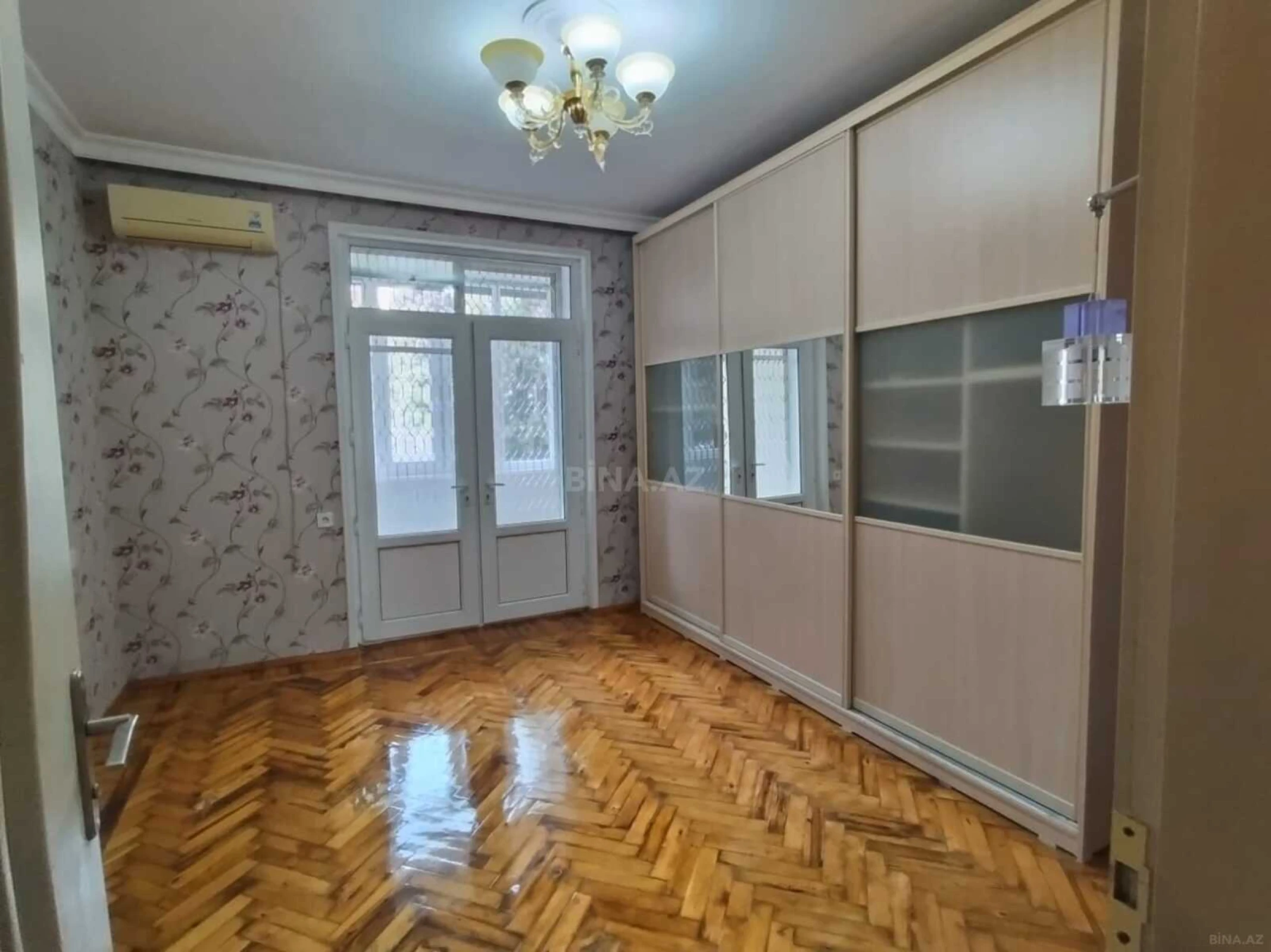 Kirayə verilir 2 otaqlı mənzil 70 m²