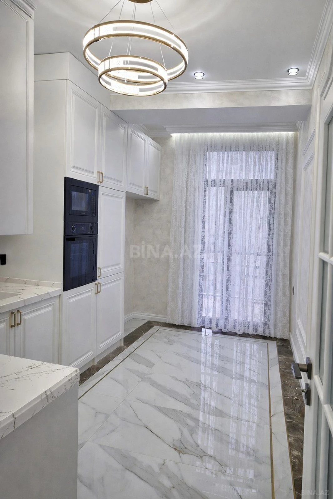 Satılır 3 otaqlı mənzil 114 m²