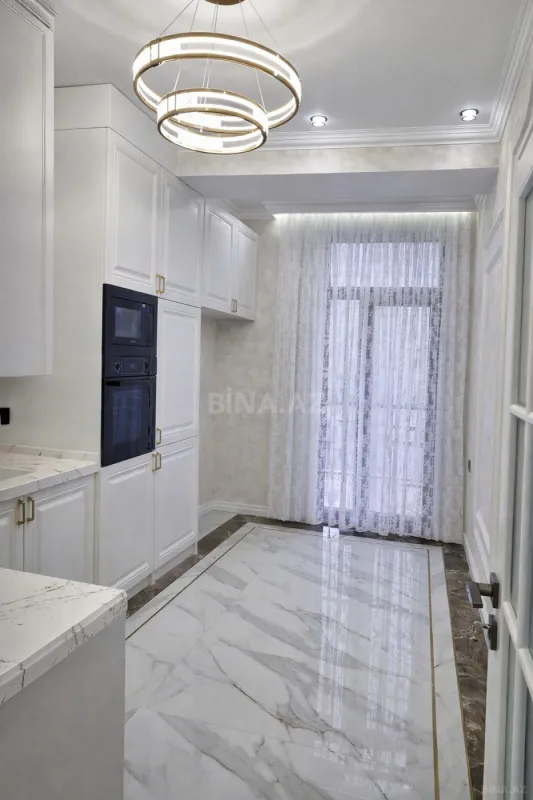 Satılır 3 otaqlı mənzil 114 m²