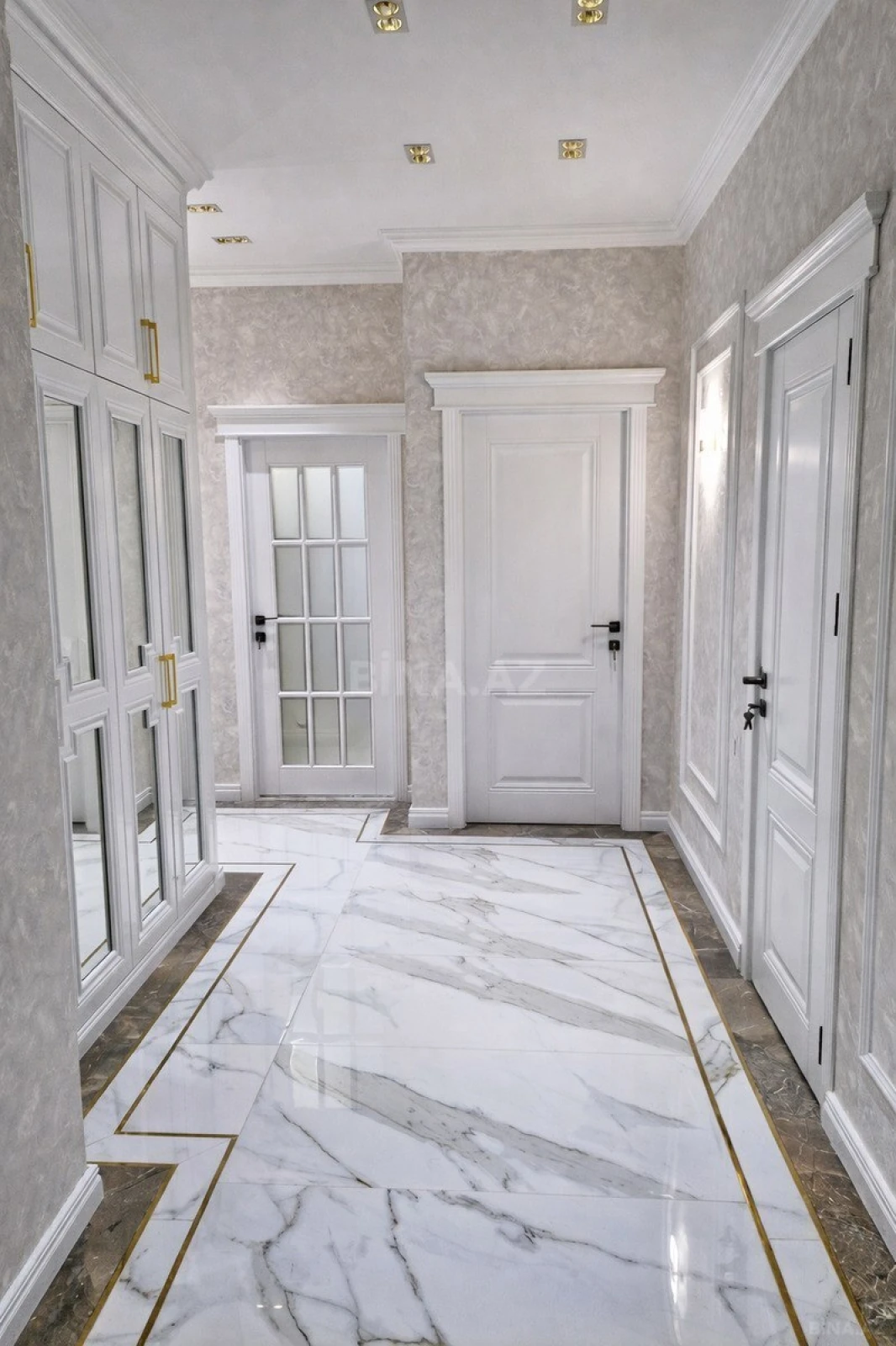 Satılır 3 otaqlı mənzil 114 m²