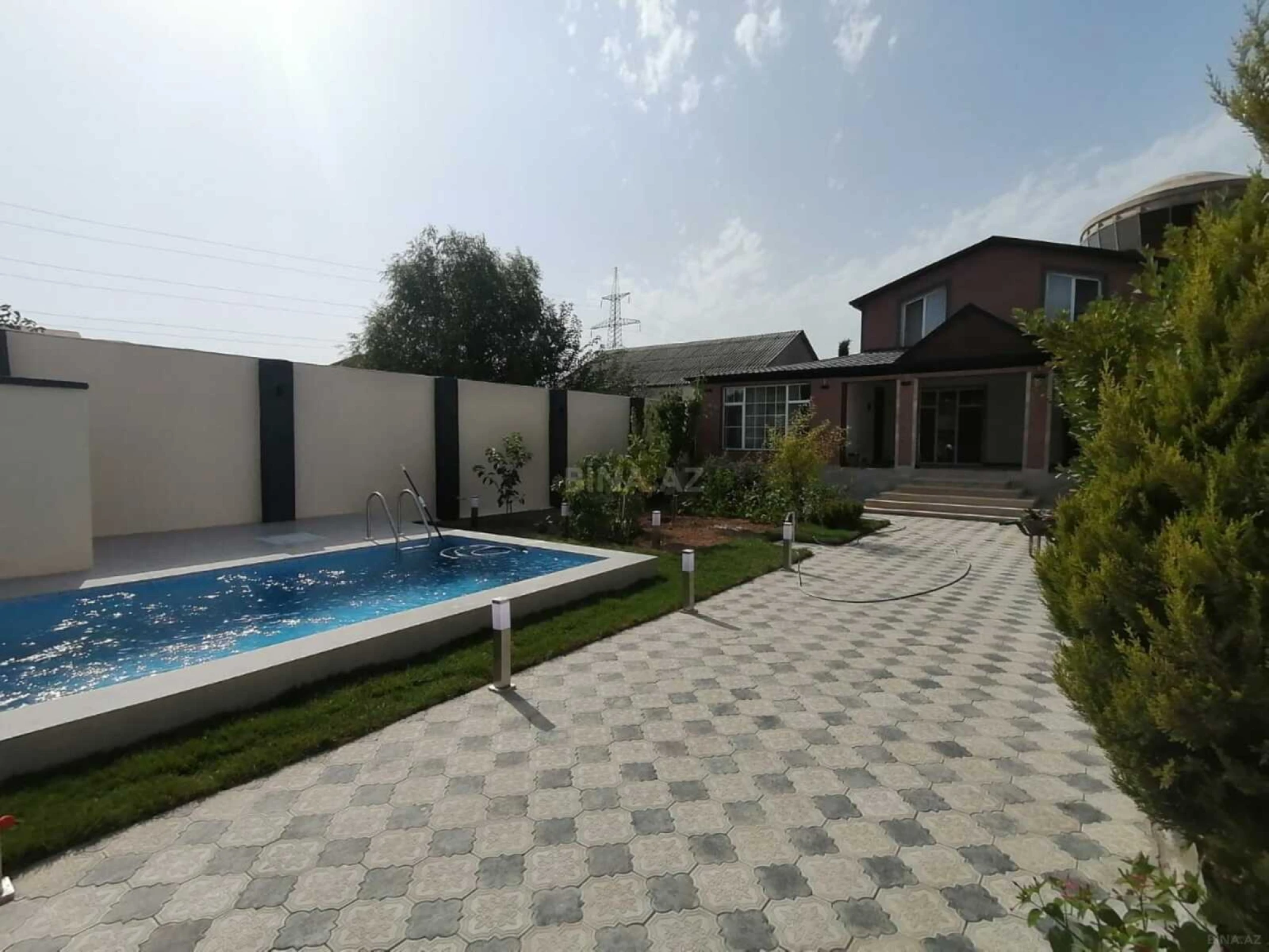 Satılır 5 otaqlı həyət evi 230 m²