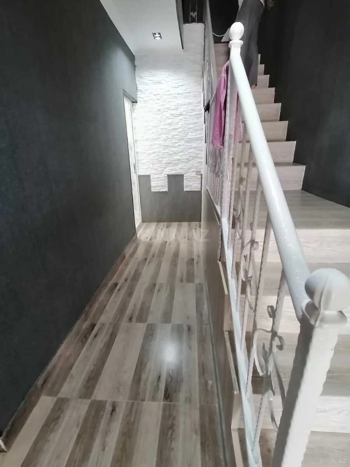 Satılır 5 otaqlı həyət evi 230 m²