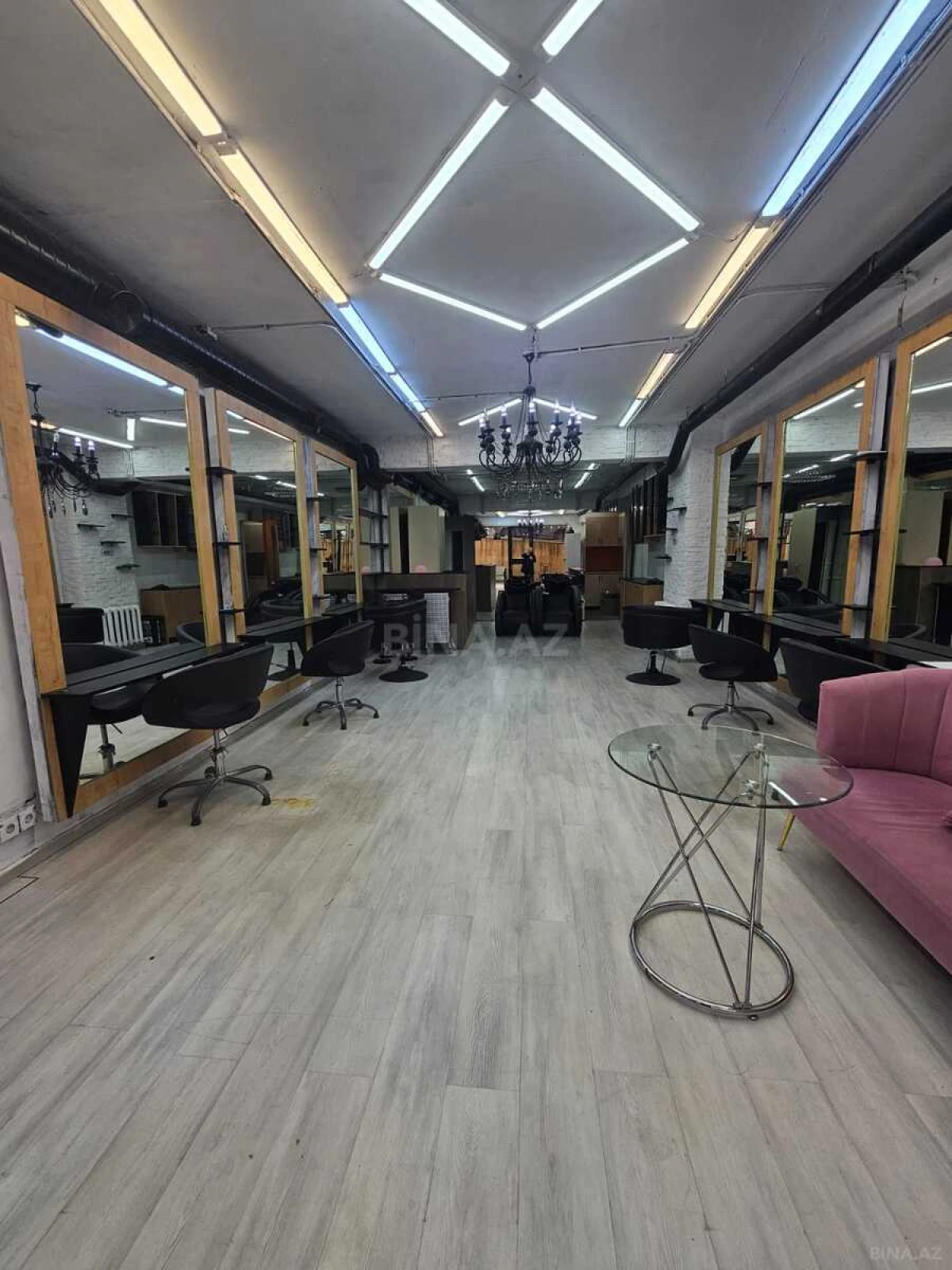 Kirayə verilir obyekt 200 m²