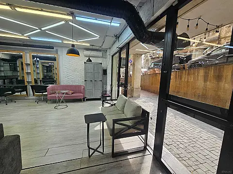 Kirayə verilir obyekt 200 m²