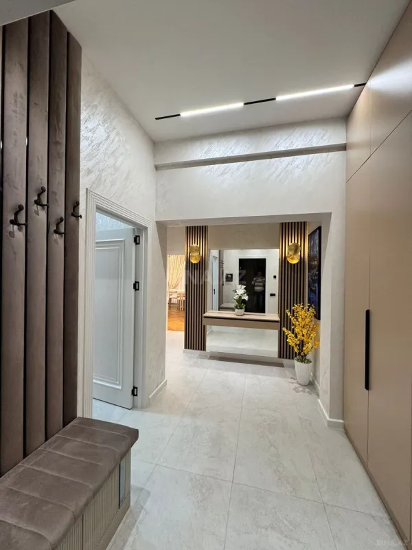 Satılır 2 otaqlı mənzil 69 m²