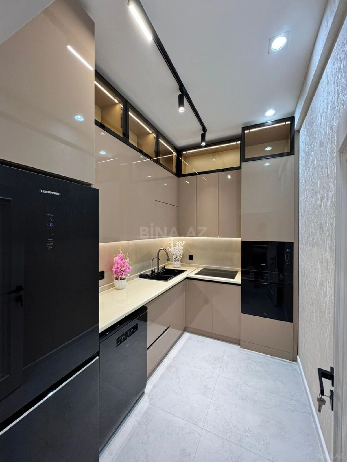 Satılır 2 otaqlı mənzil 69 m²