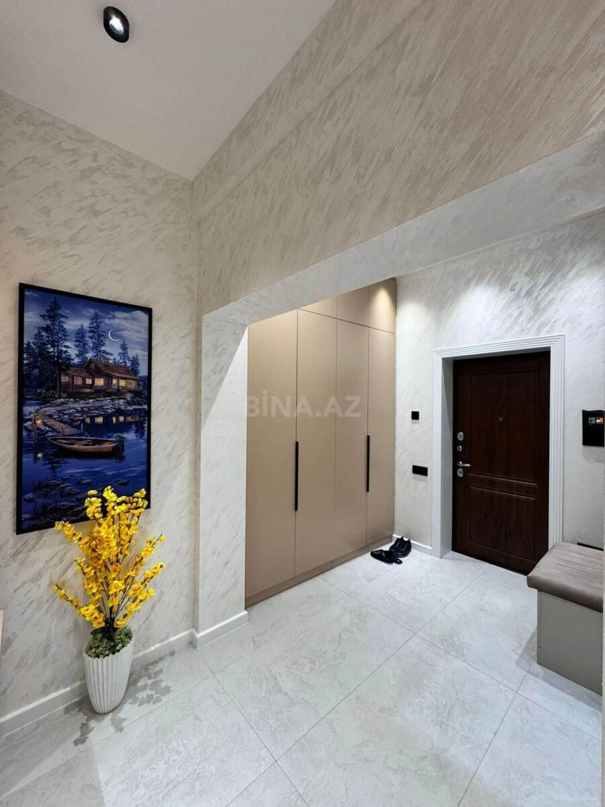 Satılır 2 otaqlı mənzil 69 m²