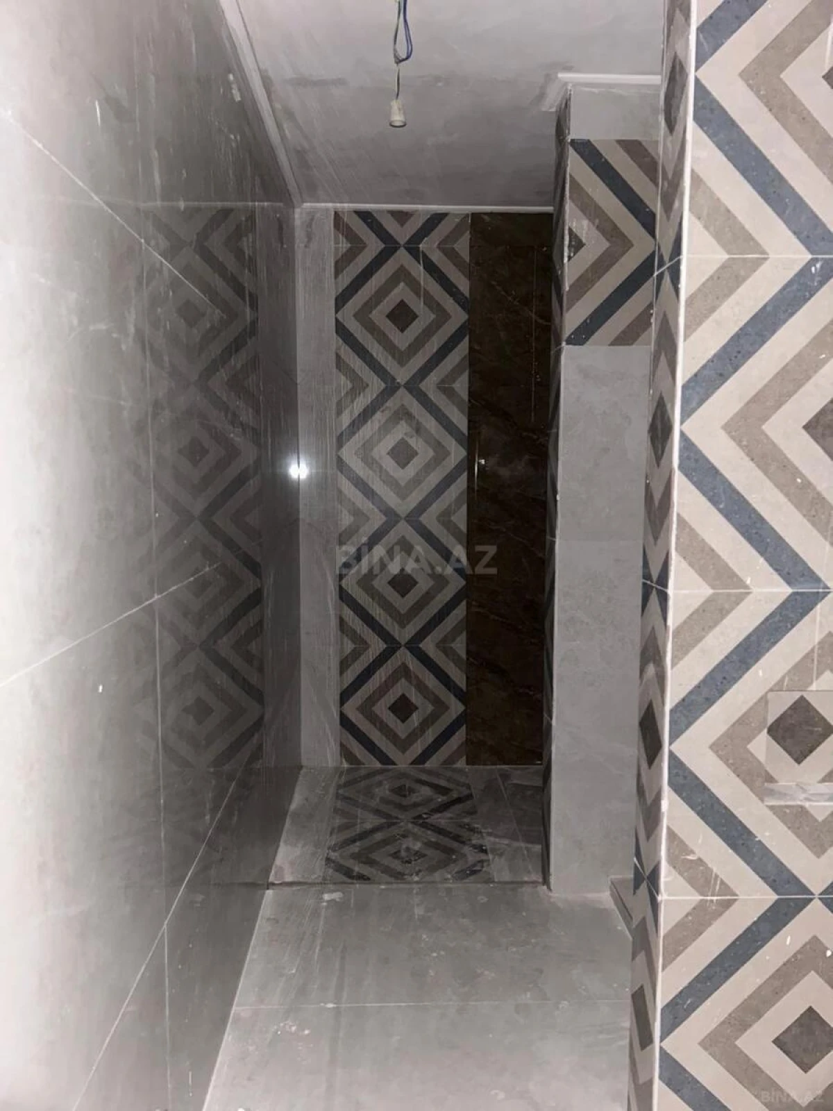 Satılır 4 otaqlı mənzil 170.7 m²