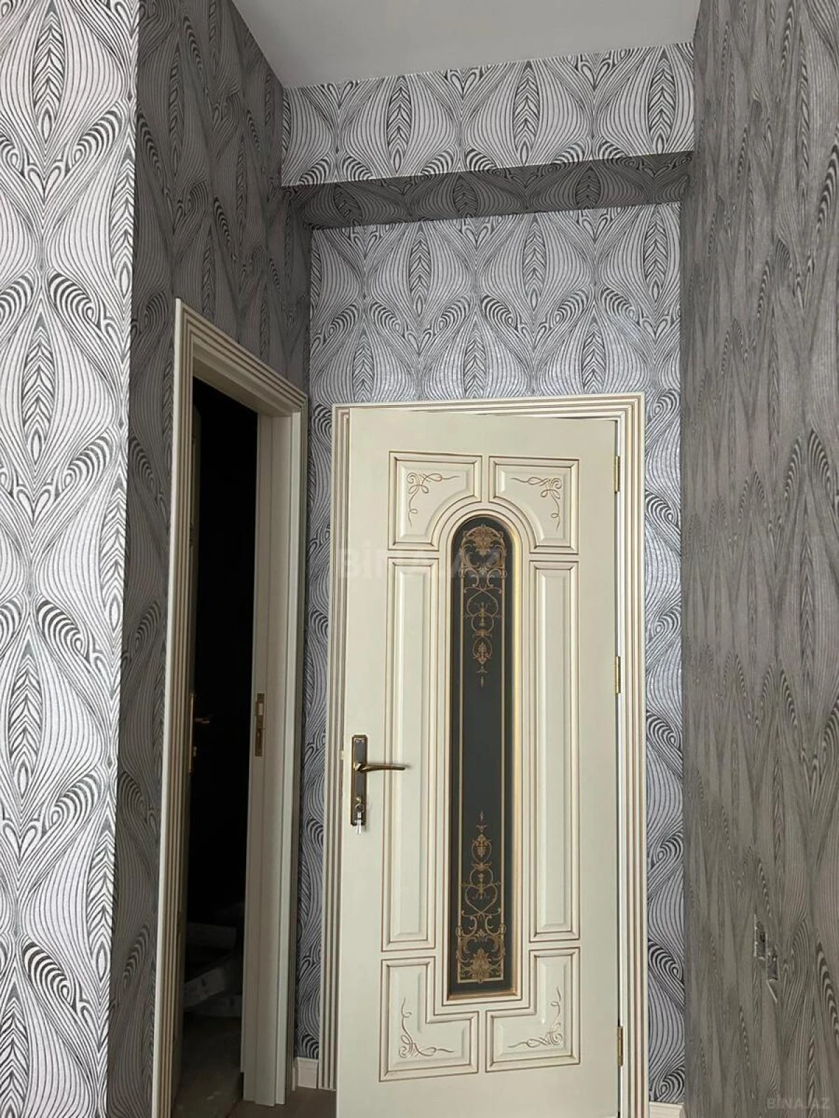 Satılır 4 otaqlı mənzil 170.7 m²