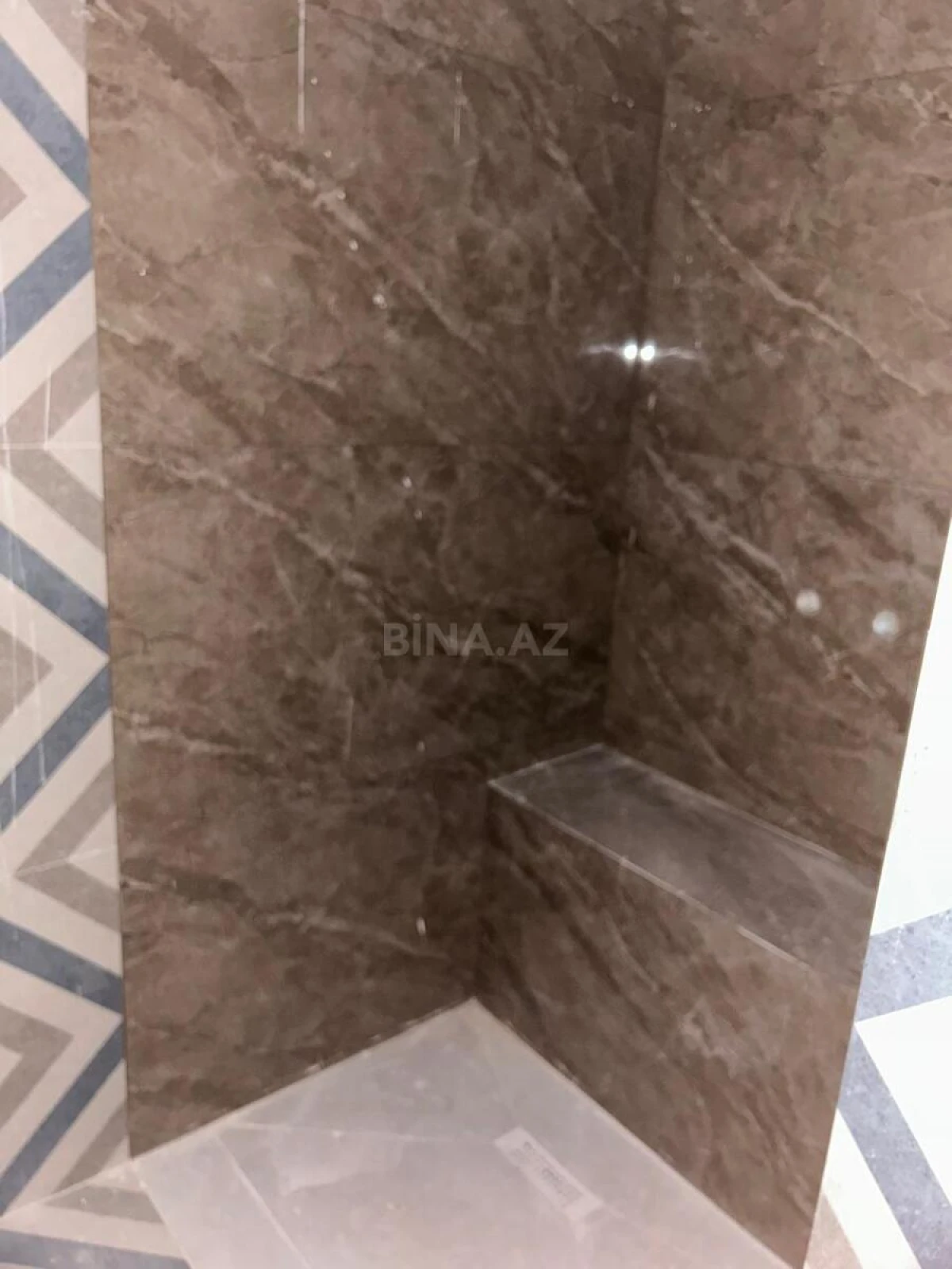 Satılır 4 otaqlı mənzil 170.7 m²