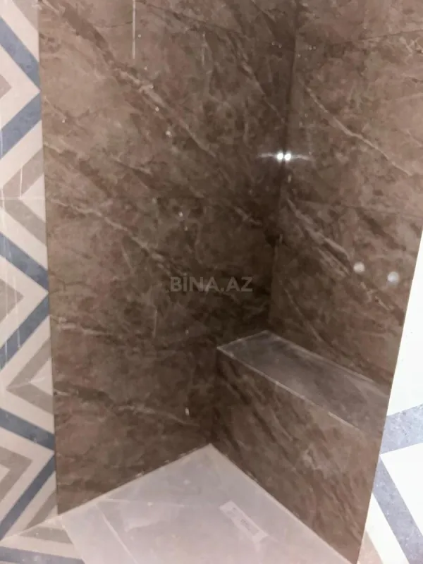 Satılır 4 otaqlı mənzil 170.7 m²