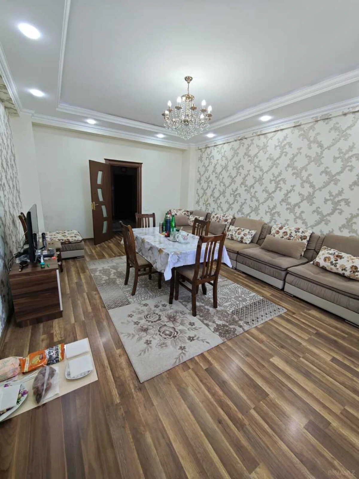 Kirayə verilir 3 otaqlı mənzil 130 m²