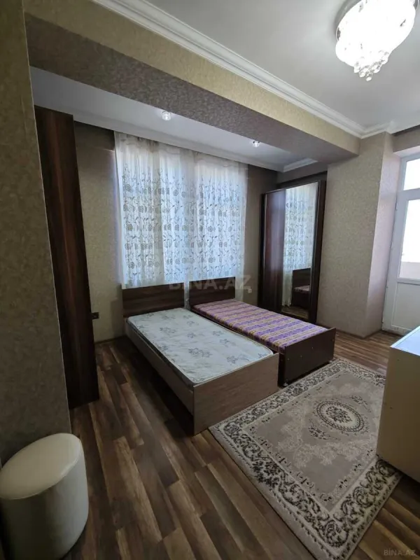 Kirayə verilir 3 otaqlı mənzil 130 m²