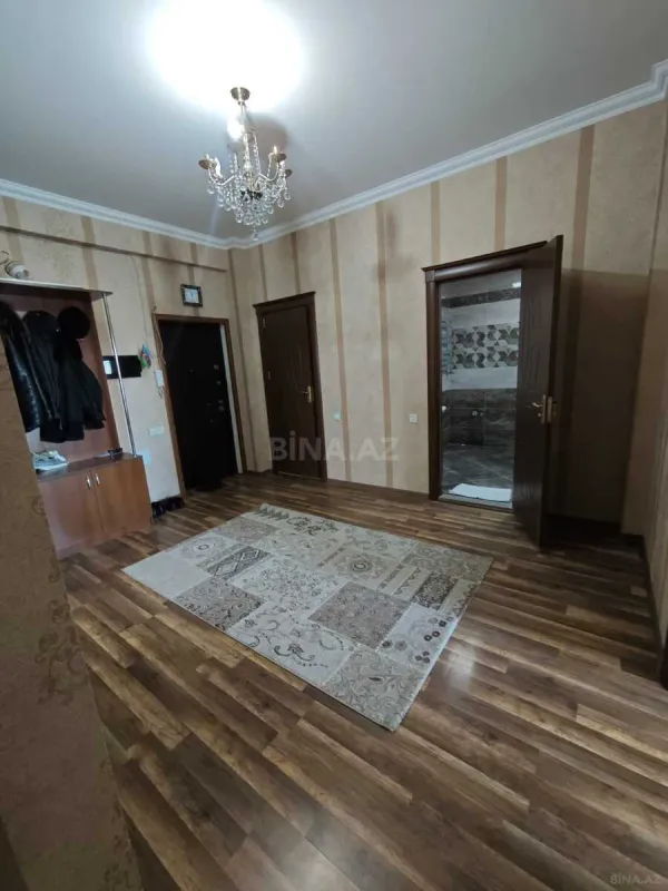 Kirayə verilir 3 otaqlı mənzil 130 m²