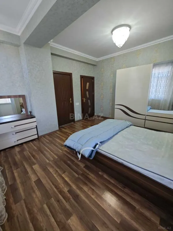 Kirayə verilir 3 otaqlı mənzil 130 m²