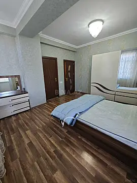 Kirayə verilir 3 otaqlı mənzil 130 m²