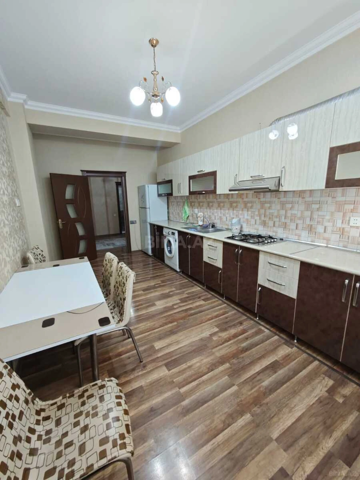 Kirayə verilir 3 otaqlı mənzil 130 m²