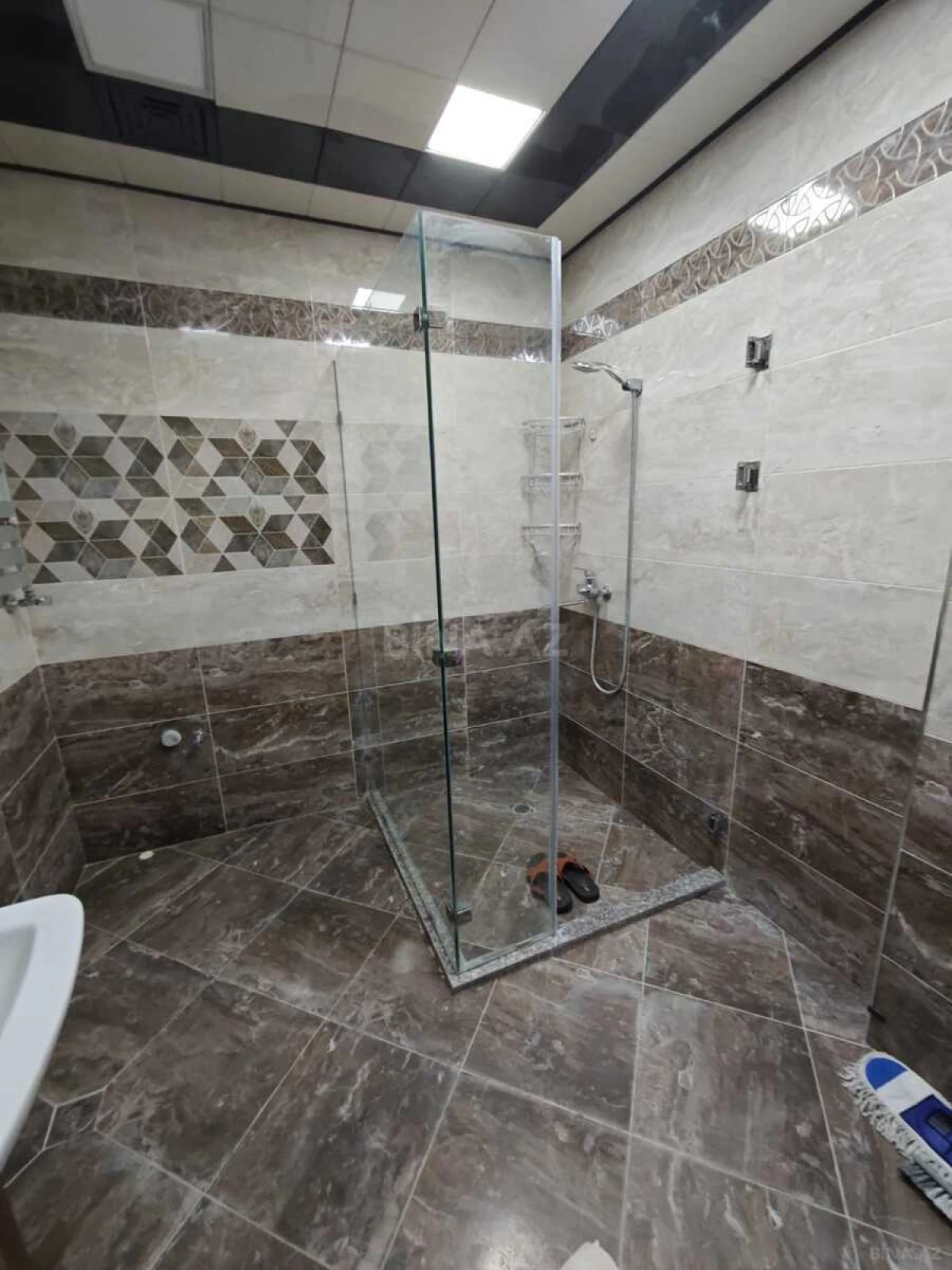 Kirayə verilir 3 otaqlı mənzil 130 m²