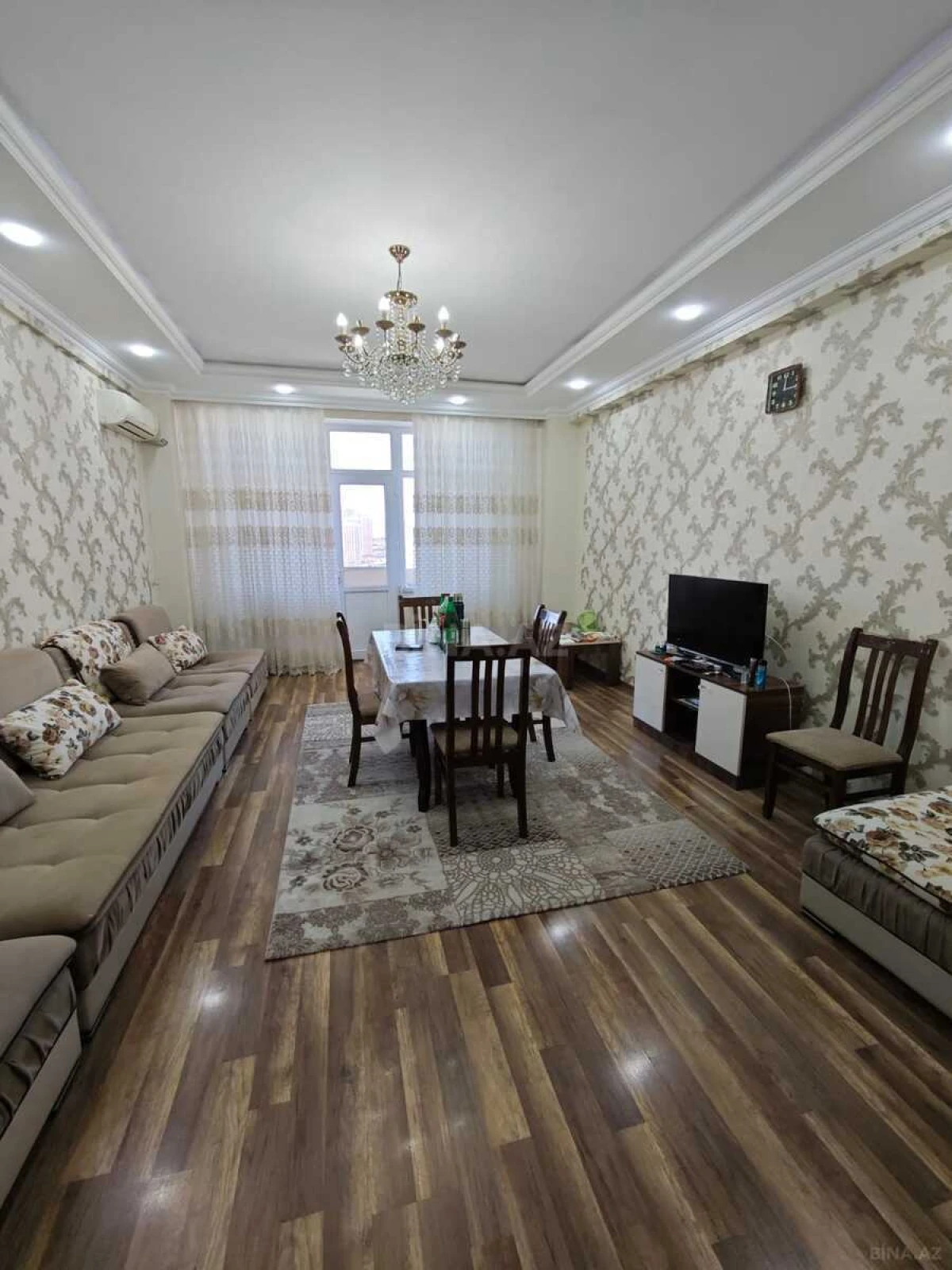 Kirayə verilir 3 otaqlı mənzil 130 m²