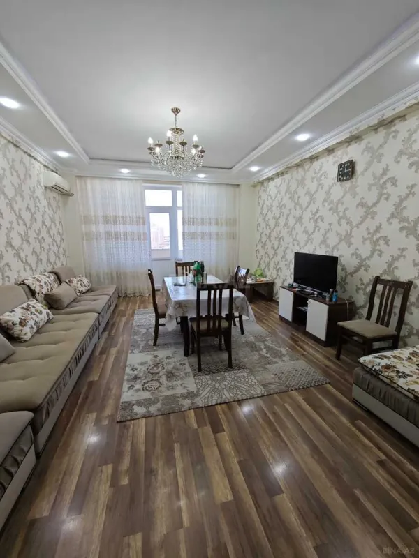 Kirayə verilir 3 otaqlı mənzil 130 m²