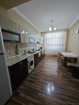 Kirayə verilir 3 otaqlı mənzil 130 m²