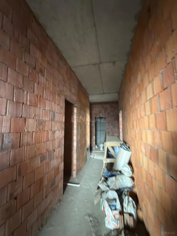 Satılır 3 otaqlı mənzil 122 m²