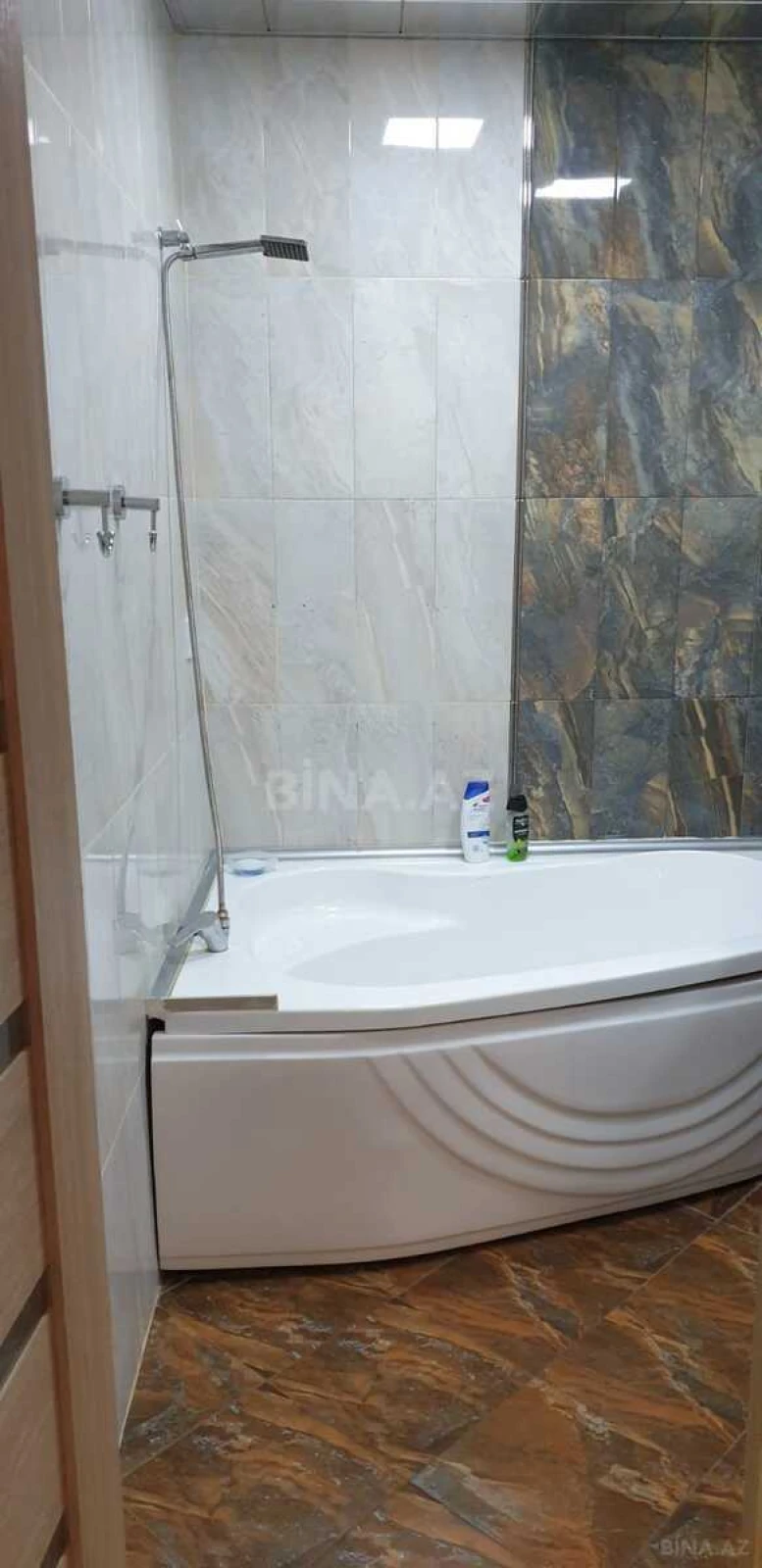 Kirayə verilir 2 otaqlı mənzil 70 m²