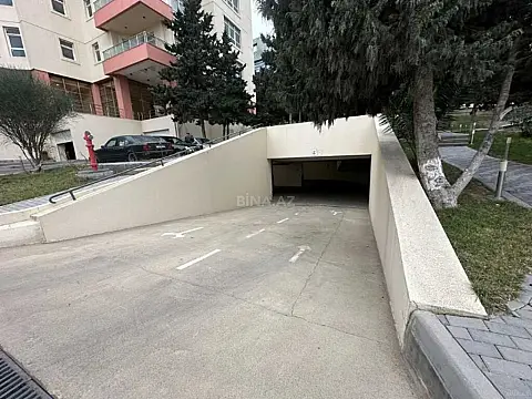 Satılır 4 otaqlı mənzil 213 m²