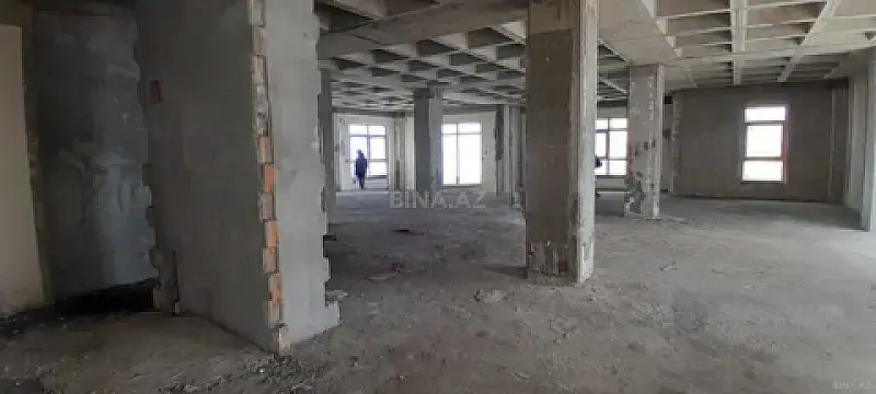 Satılır 4 otaqlı mənzil 213 m²