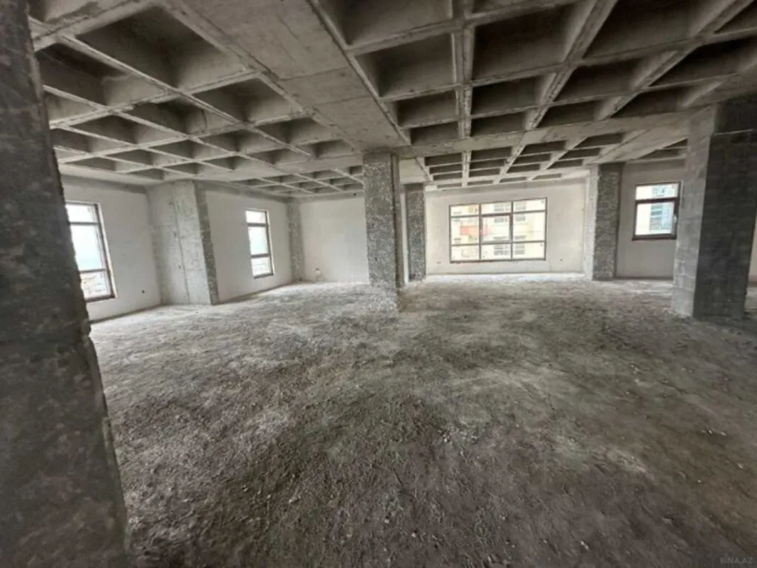 Satılır 4 otaqlı mənzil 213 m²