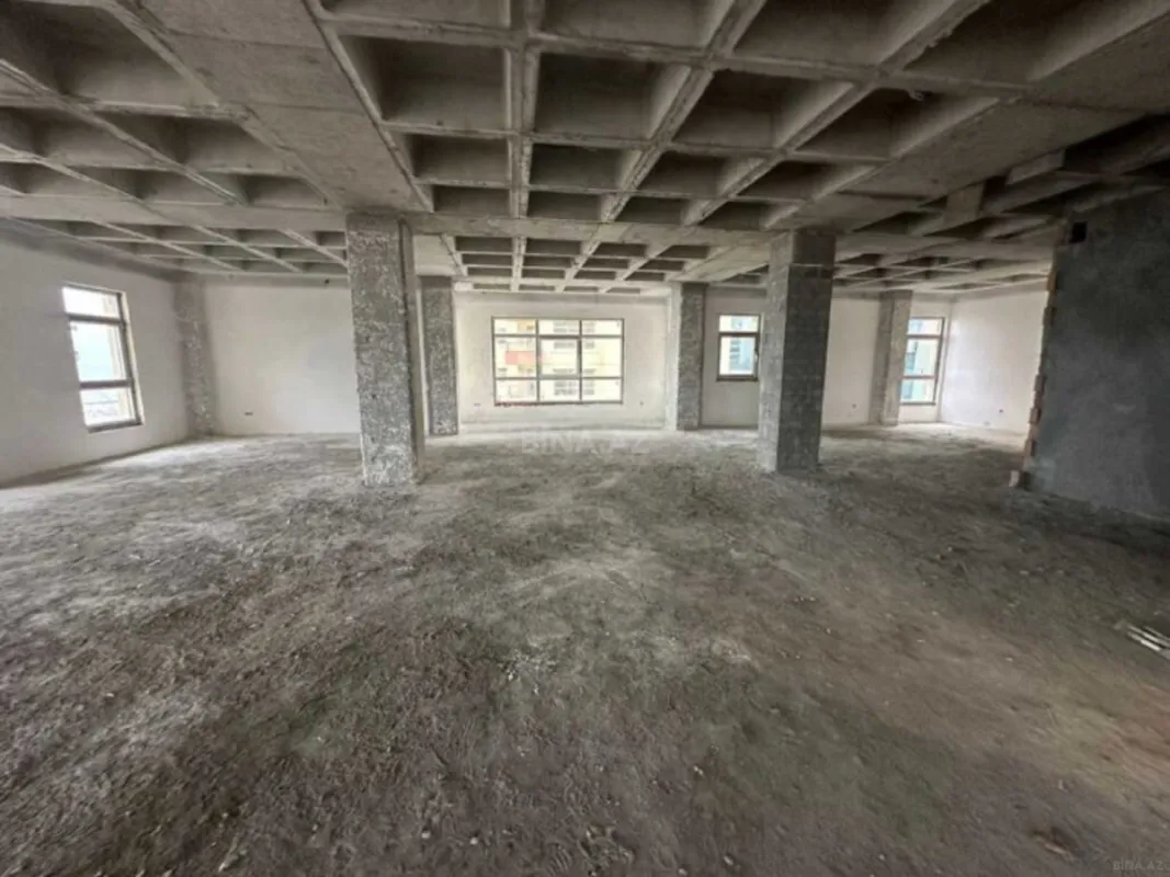 Satılır 4 otaqlı mənzil 213 m²