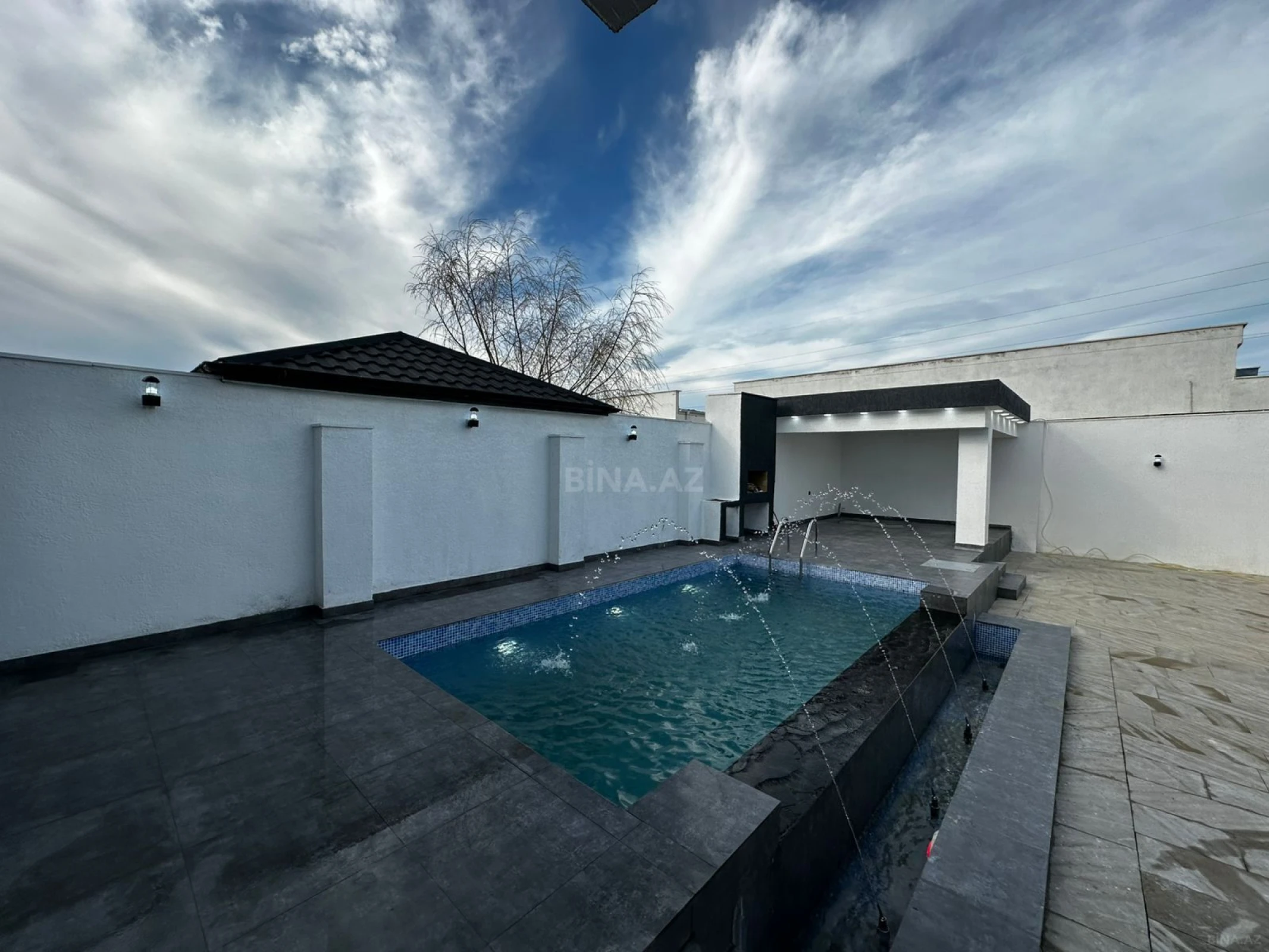 Satılır 4 otaqlı həyət evi 140 m²