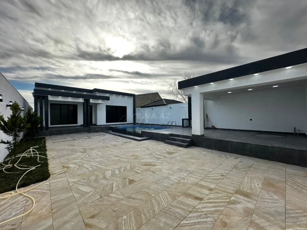 Satılır 4 otaqlı həyət evi 140 m²