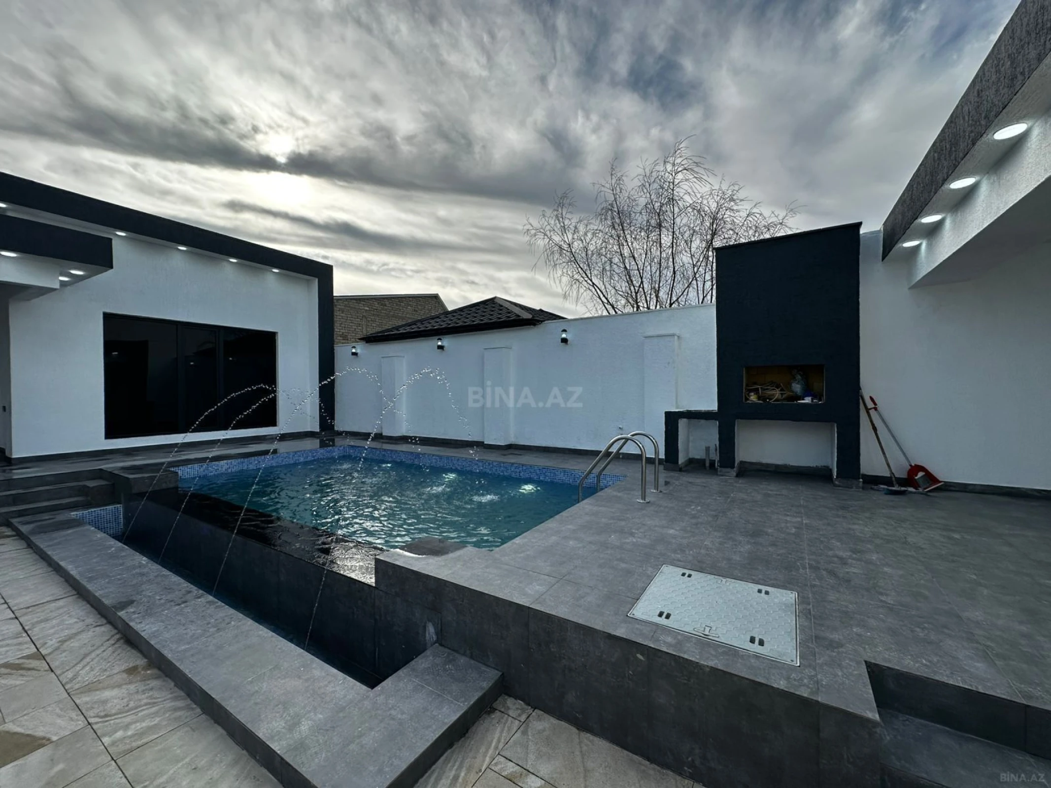 Satılır 4 otaqlı həyət evi 140 m²